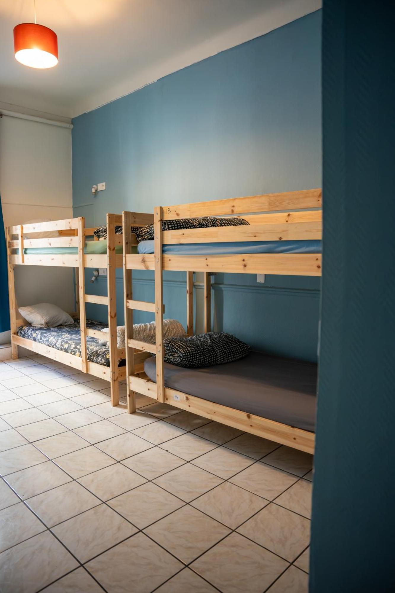 Lit Simple dans Dortoir de 4 Lits