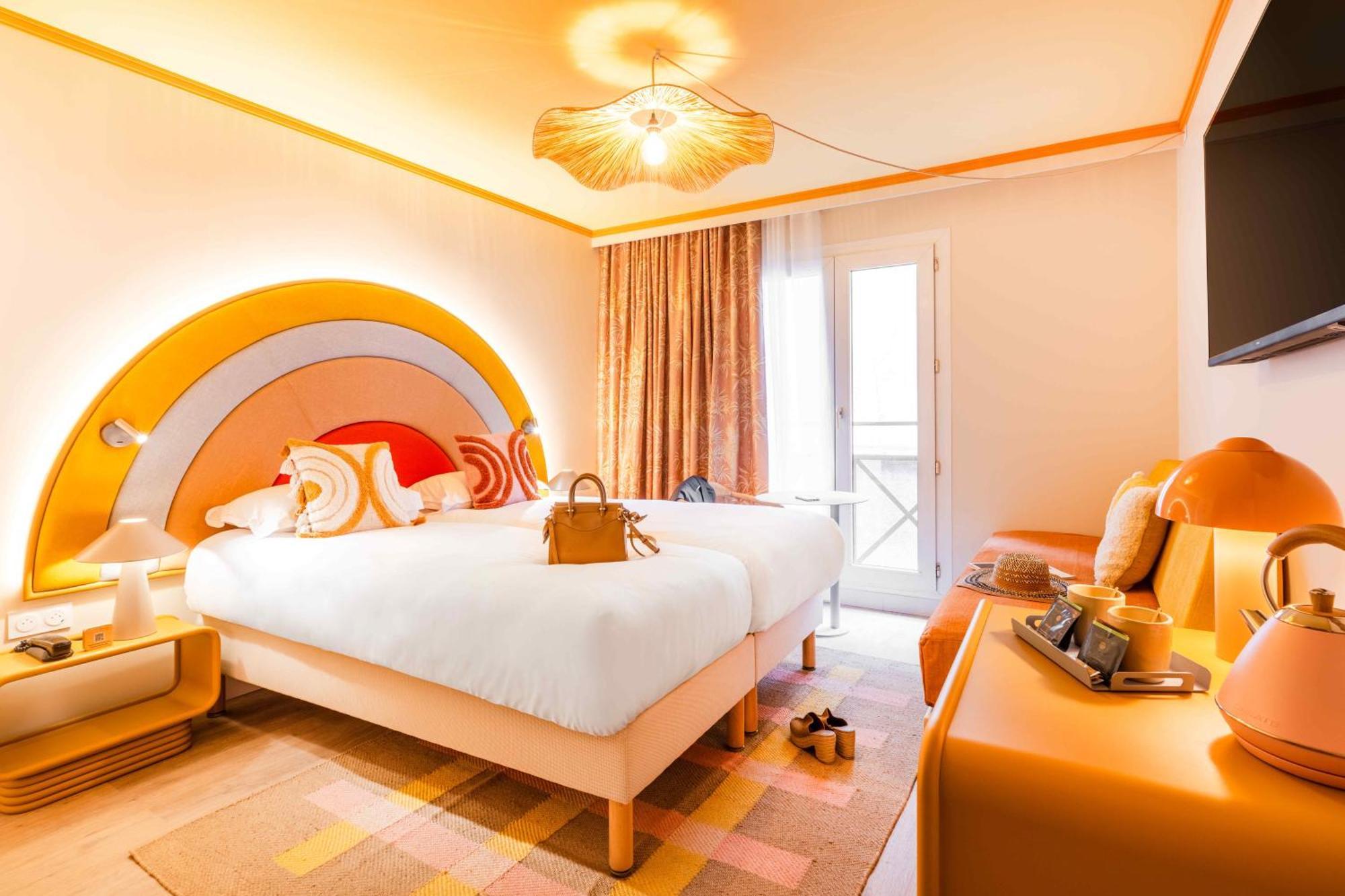 Twin Room,1627205604:JPEG